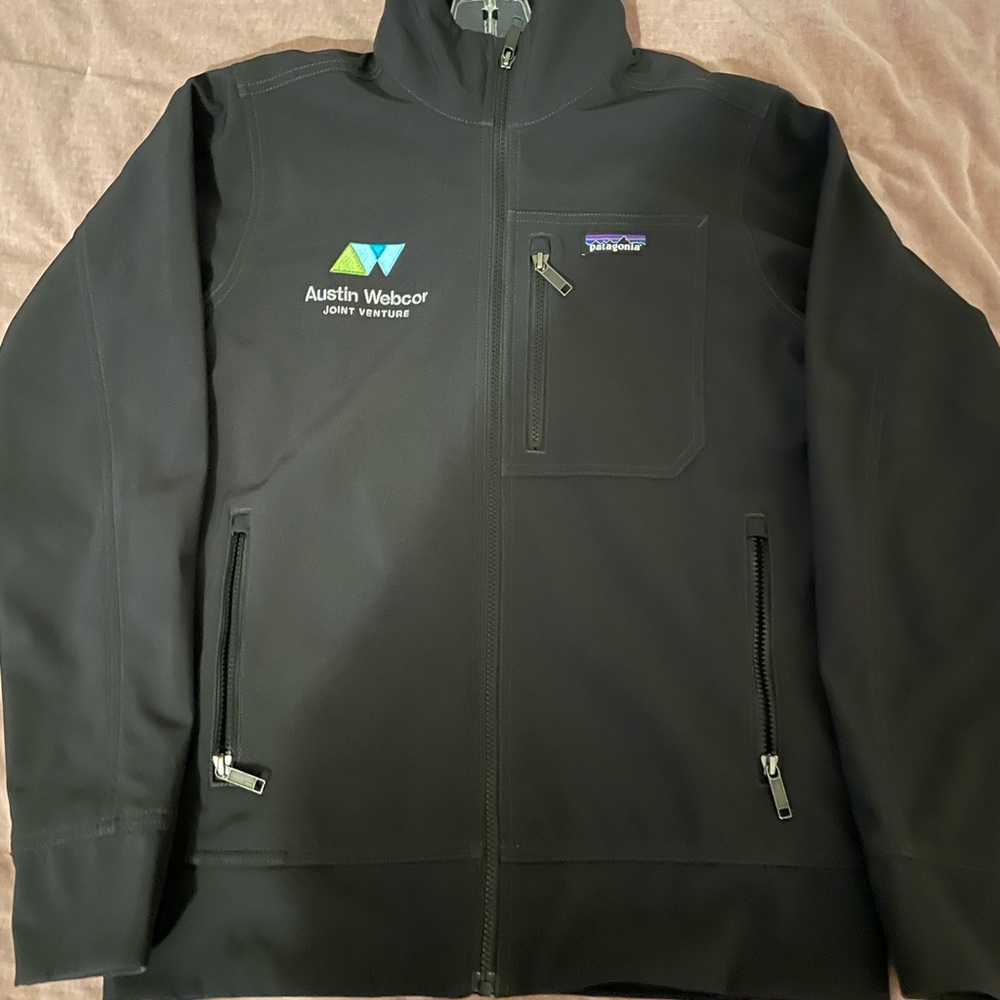 Black Patagonia Softshell Jacket - Picture 8 of 8